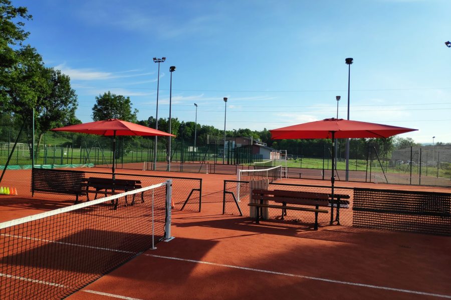 Les courts de tennis du club